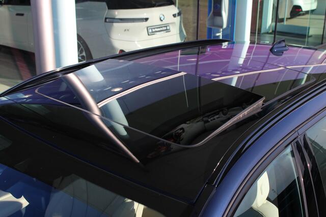 BMW 5-SERIE Touring 530i High Executive M Sport Automaat / Panoramadak / Trekhaak / Sportstoelen / M Sportonderstel / Stuurverwarming / Adaptieve LED / Stoelverwarming