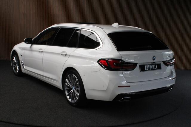 BMW 5-SERIE Touring 530e xDrive Panodak Leder Camera Memory ACC Elektr. achterklep Virtual Carplay LED Stoelverwarming DAB