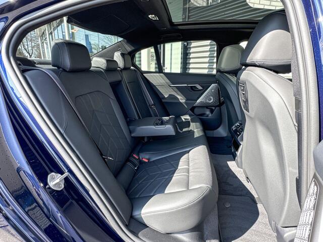 BMW 5-SERIE Sedan 550e xDrive M Sportpakket Pro / Innovation Pack / Travel Pack / Comfort Pack