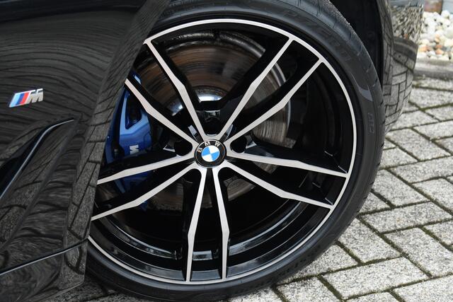 BMW 5-SERIE Touring 530e 292pk M-Sport Pano ACC 360 HUD Laser 4wielbest Comf-stoel