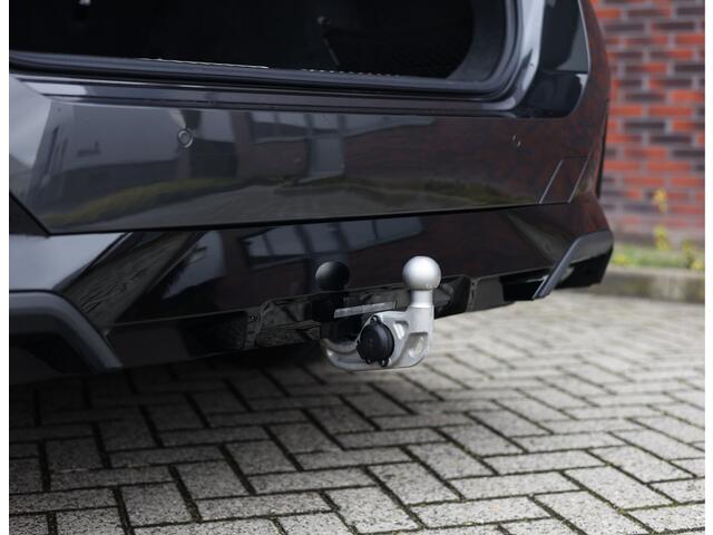 BMW 5-SERIE Touring 550e xDrive | Trekhaak - M Sport Pro - Alcantara