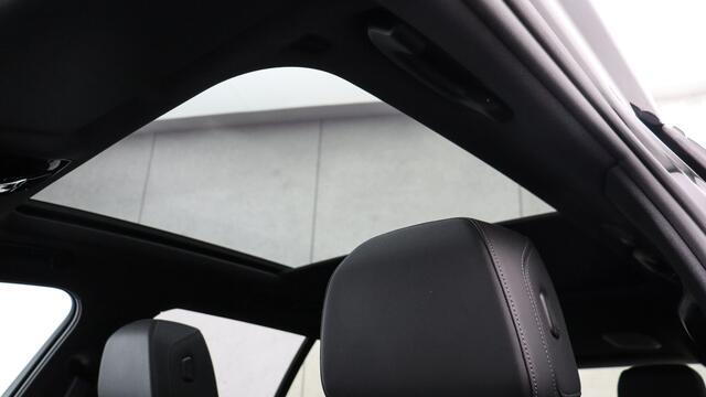 BMW 5-SERIE Touring 550e xDrive M-Sport Pro | Bowers & Wilkins | Stoelventilatie | Head-up | Panoramadak | Trekhaak | Carbon