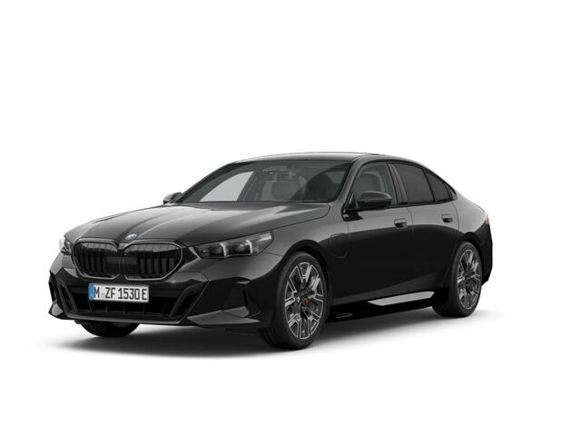 BMW 5-SERIE 530e M Sport Edition | M Sportpakket Pro | Travel Pack | Comfort Pack | Bowers & Wilkins | Innovation Pack | Panoramadak | Trekhaak