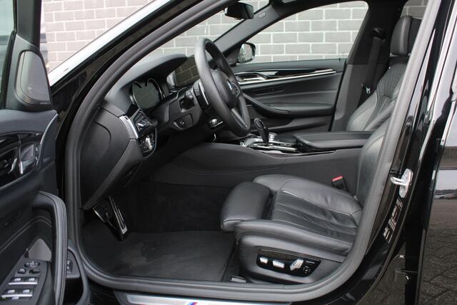 BMW 5-SERIE Touring 520d High Executive / M Sport / Panoramadak / N.A.P.