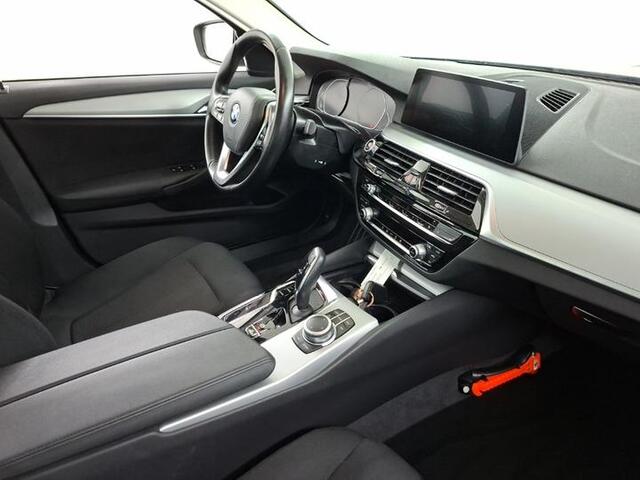 BMW 5-SERIE 520i Aut. Executive Ed. | Navi | Xenon-Led | ECC |