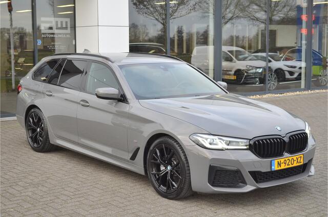 BMW 5-SERIE 520 I Touring M Pakket Comfortstoelen | Stoelverwarming | Carplay | Camera |