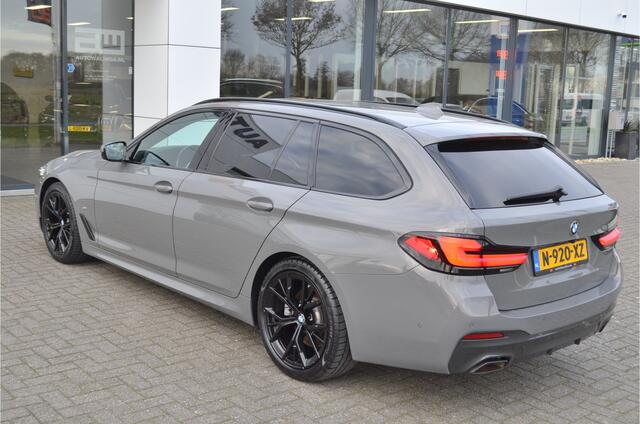 BMW 5-SERIE 520 I Touring M Pakket Comfortstoelen | Stoelverwarming | Carplay | Camera |
