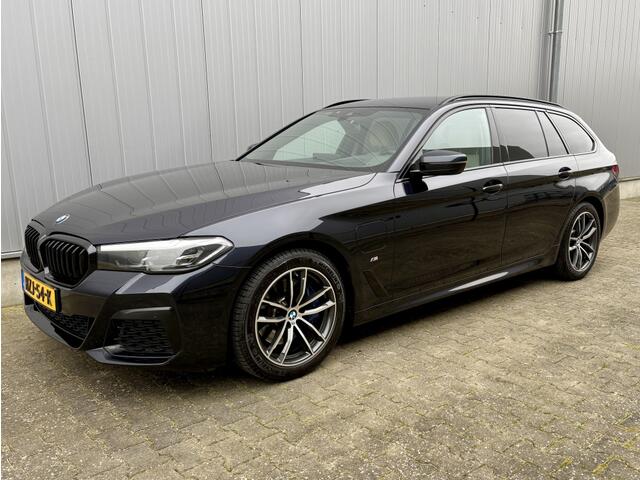 BMW 5-SERIE Touring 530e M-SPORT EXEC. / HUD / TREKHAAK / BTW / CARBONSCHWARZ