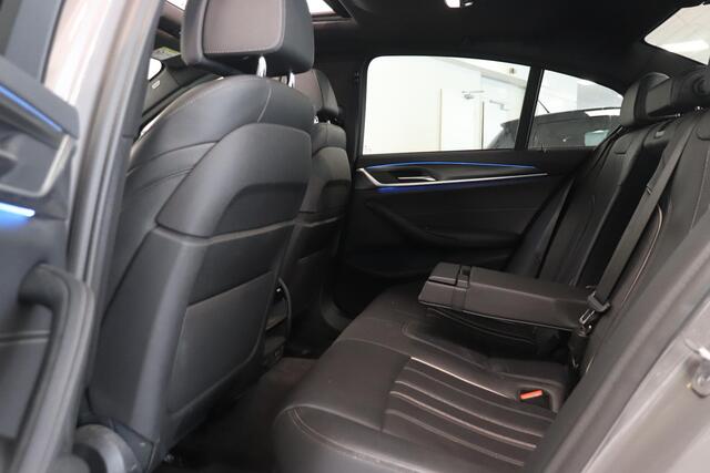 BMW 5-SERIE 530e Business Edition Plus | Panoramadak | M-sport | Laser LED | SoH 95% | Leder | Memory |