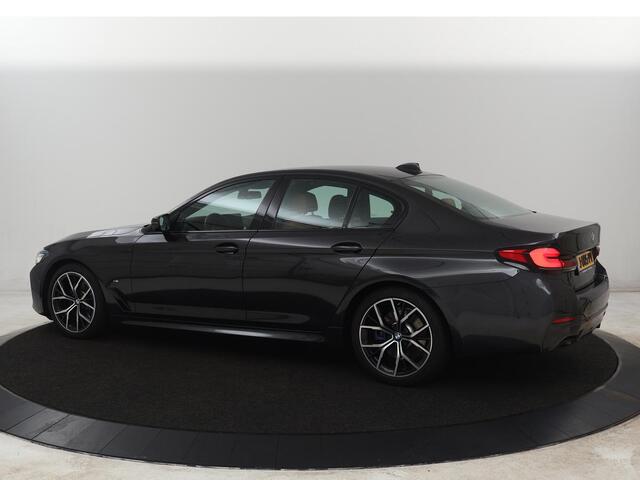 BMW 5-SERIE 530i M Sport | Head-Up | Adaptive cruise | Leder | Harman/Kardon | Laserlicht | 360 Camera | Stoelverwarming | Carplay | Navigatie | Sportstoelen | Dodehoek detectie | Stuurverwarming | Live Cockpit
