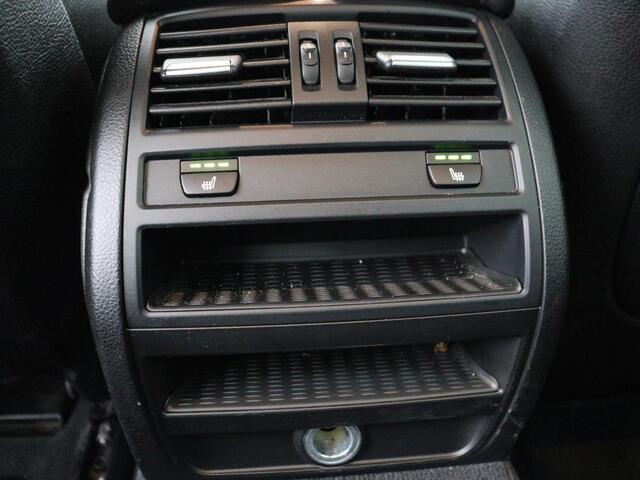 BMW 5-SERIE Touring 530d Luxury Line | Adaptive cruise | Head-Up | Leder | Trekhaak | Stoel & stuurverwarming | Camera | Navigatie | Achterbankverwarming | Parkeerhulp | Bluetooth