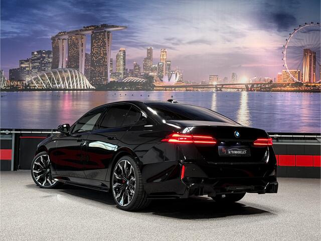 BMW 5-SERIE 520i M-Sport Pro|ShadowLine|Panorama|H/K|1e eigenaar