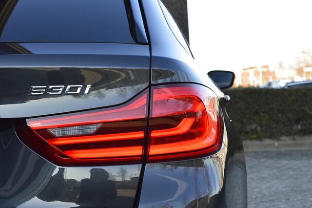 BMW 5-SERIE Touring 530i M-Sport Rijklaarprijs-Garantie Panoramadak Leder Interieur Led Head-Up Trekhaak