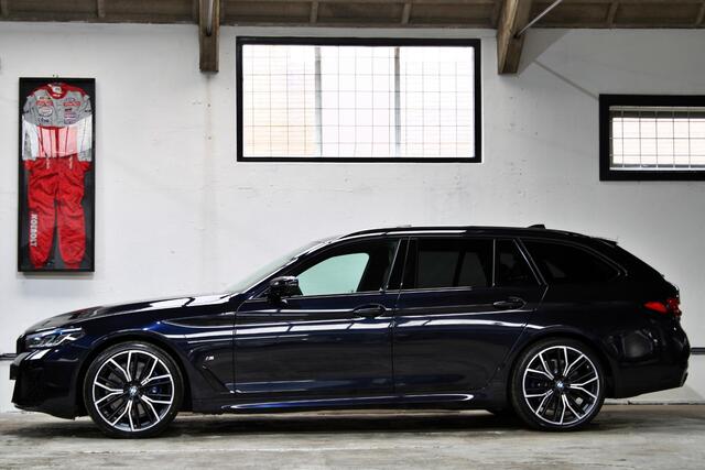 BMW 5-SERIE Touring 530i High Executive | M-Sport | 20 inch | Adapt. cruise control| Trekhaak | NL auto | 1e eigenaar | BTW |