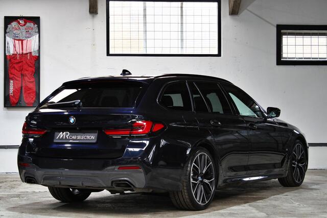 BMW 5-SERIE Touring 530i High Executive | M-Sport | 20 inch | Adapt. cruise control| Trekhaak | NL auto | 1e eigenaar | BTW |