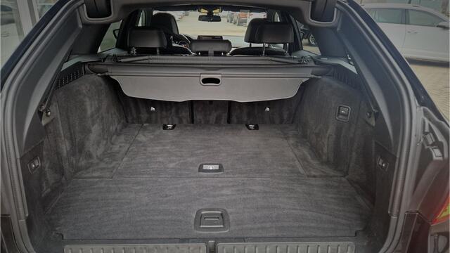 BMW 5-SERIE Touring 520d High Executive ACC / M-Pakket / Virtual display / Stoel verwarming & verkoeling / Carplay / Memory