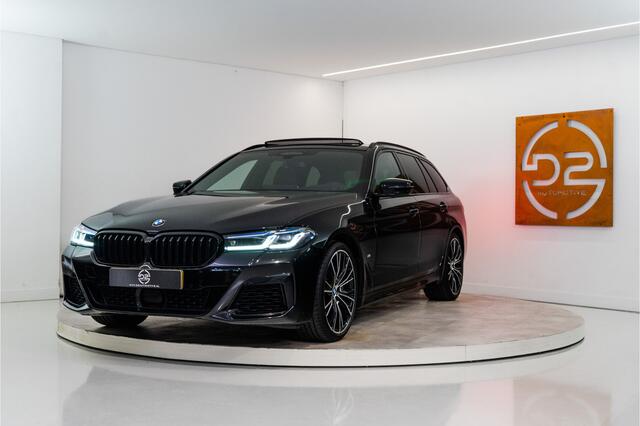 BMW 5-SERIE Touring 540i xDrive High Executive M Sport | 334PK | Laserlicht | Pano | HUD | Sfeer