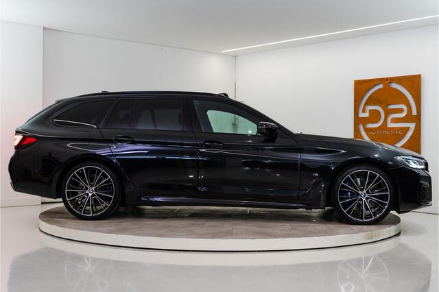 BMW 5-SERIE Touring 540i xDrive High Executive M Sport | 334PK | Laserlicht | Pano | HUD | Sfeer