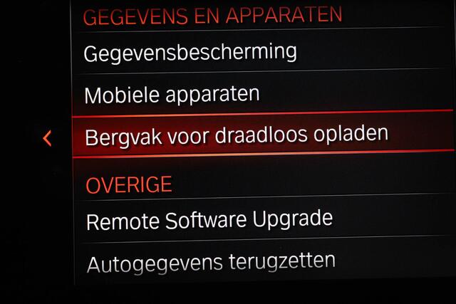 BMW 5-SERIE Touring 520i High Executive Edition | AUDIO MEDIA / SAFETY / PARKING- PACK | DAB | APPLELE | CAMERA | STOELVERWARMING