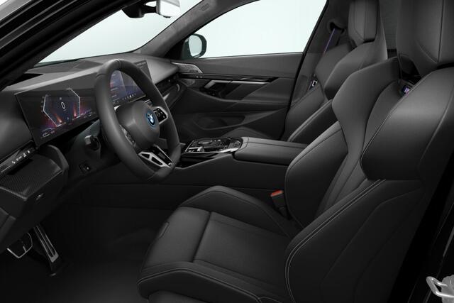 BMW 5-SERIE Touring 550e xDrive | M Sportpakket Pro | Innovation Pack | Travel Pack | Comfort Pack | Trekhaak