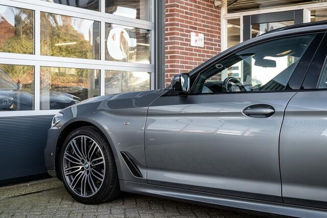 BMW 5-SERIE 520 520i High Executive Edition | M Sport | Panorama | Comfort Seats | Head-Up | 360° | HIFI | NL-Auto | 19' Inch |