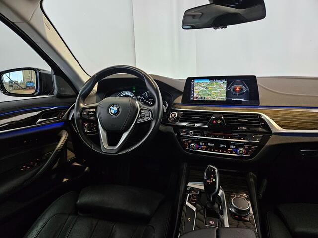 BMW 5-SERIE 530i High Executive / Luxury Line / Camera / NL Auto