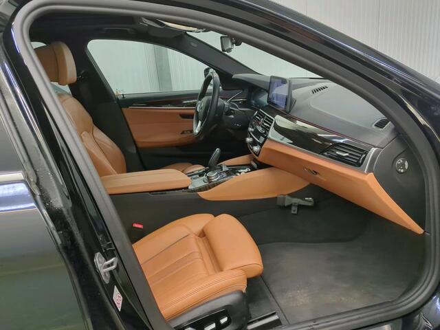 BMW 5-SERIE Touring 520e High Executive | Panorama | Luxury Line | Camera | Laserlight |