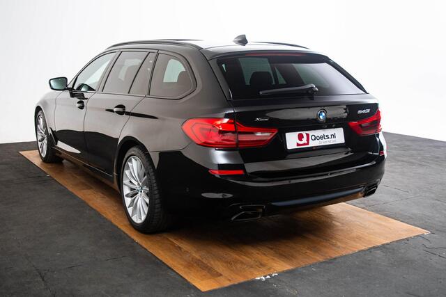 BMW 5-SERIE Touring 540i xDrive High Executive Sportline - panoramadak - Comfortstoelen - Comfort Access - Driving/Parking Assistant Plus - Elektrisch verwarmde voor en achterstoelen - Head up - Hifi -