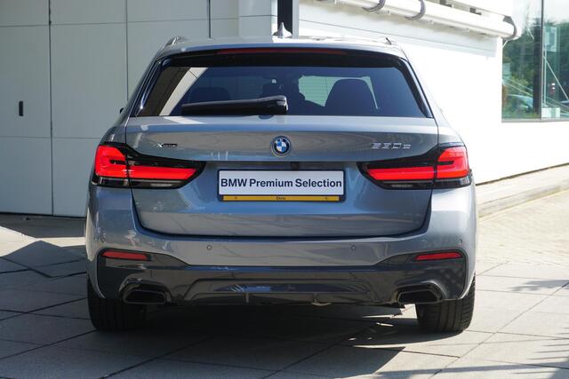 BMW 5-SERIE Touring 530e xDrive | High Executive | M Sportpakket Pro | Driving Assistant Professional | Parking Assistant Plus | Head-Up Display | Glazen panoramadak | Trekhaak | Comfort Access | Harman Kardon | Laserlight | 19 inch LMV