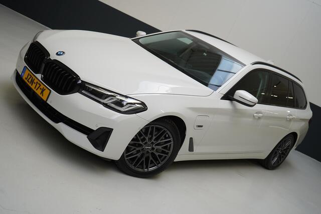 BMW 5-SERIE Touring 530e Business Edition Plus | Harman Kardon | SoH 94% | Head Up | Trekhaak | Adaptive cruise | Sportstoelen | Blind spot | Stuurverwarming