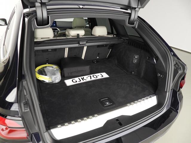 BMW 5-SERIE Touring 530e xDrive | M-sportpakket | Laserlicht | Leder | HUD | Trekhaak | Schuifdak | Keyles go | DAB | Hifi speakers | Alu 19 inch