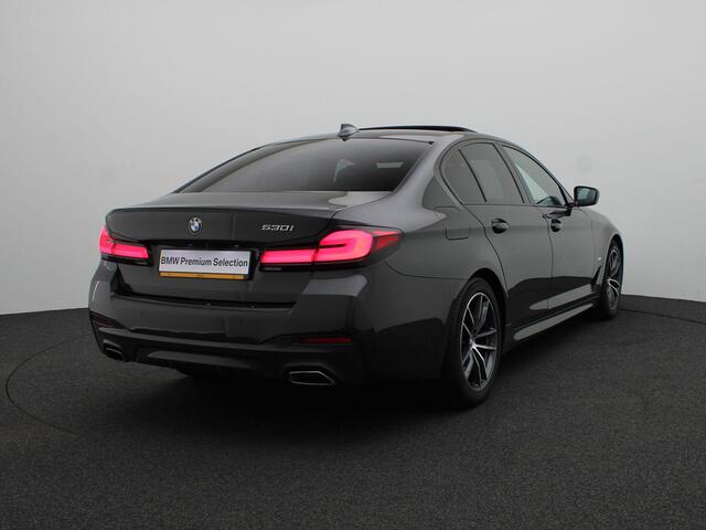 BMW 5-SERIE Sedan 530i High Executive | M Sportpakket | Head-Up Display | Comfortstoelen | Schuifdak |