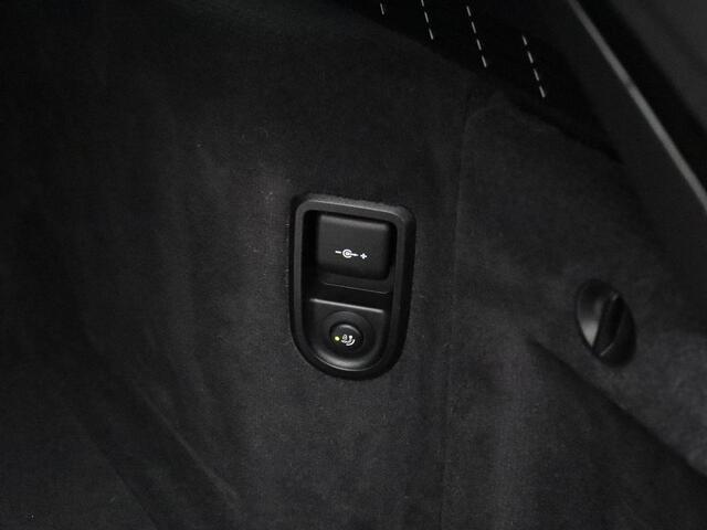 BMW 5-SERIE Touring 530e M Sportpakket Pro | Panoramadak | Comfortstoelen | Driving Assistant | Head-Up Display | Harman/Kardon | 19"