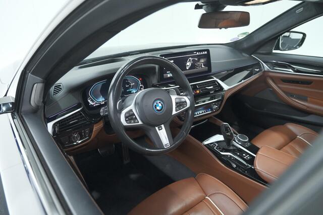 BMW 5-SERIE 545e xDrive Business Edition Plus | M Sportpakket | Driving Assistant Professional | Harman Kardon Surround Sound System