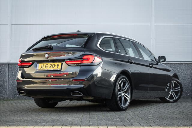 BMW 5-SERIE Touring 530e Panoram / Camera / Leder / Elec stoelen /
