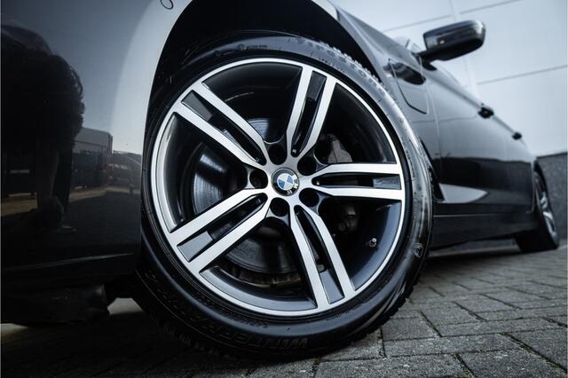 BMW 5-SERIE Touring 530e Panoram / Camera / Leder / Elec stoelen /