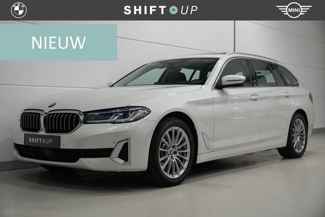 BMW 5-SERIE Touring 530i Panoramadak | Laser | Head Up | Elektr. Trekhaak