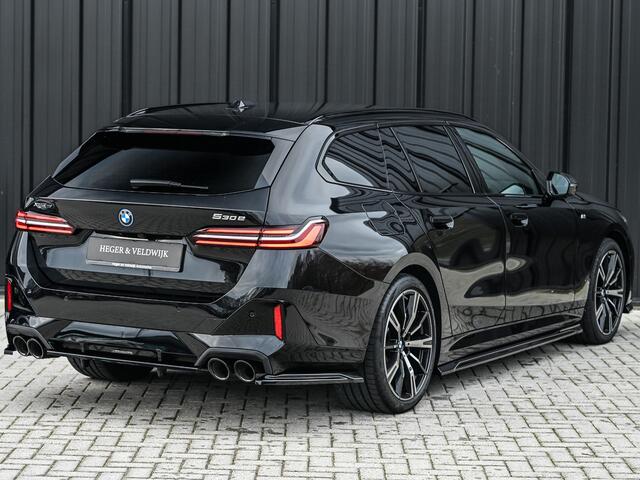 BMW 5-SERIE Touring 530e Xdrive 300pk M Sport | Shadowline | Comfort access | Bowers&Wilkins | Iconic grill | Active cruise | 360 camera | Ambiance | El. trekhaak