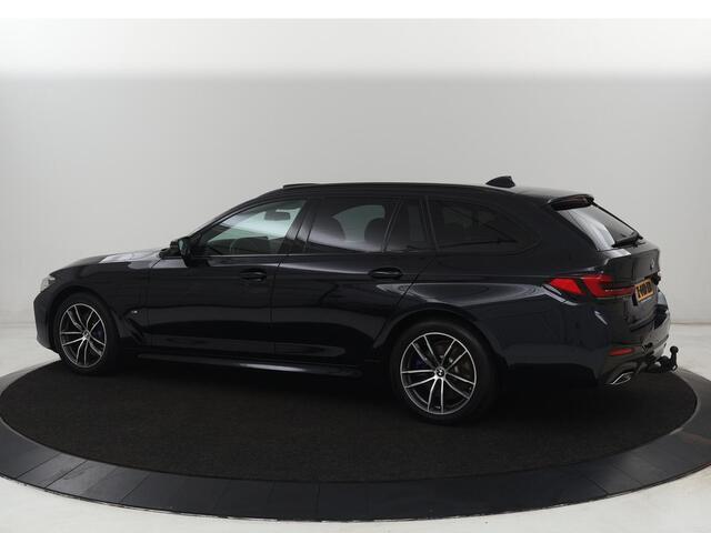 BMW 5-SERIE 530e M Sport | Panoramadak | Adaptive cruise | Stoelverwarming | Trekhaak | Alcantara | Head-Up | Camera | Carplay | Sfeerverlichting | Navigatie | Stuurverwarming | PHEV | Plug In