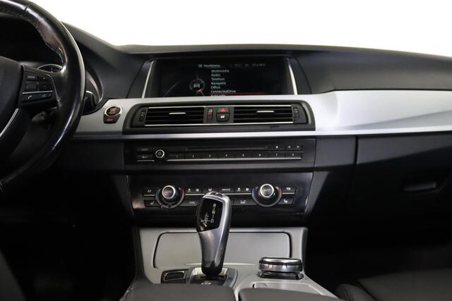 BMW 5-SERIE Touring 520xd High Executive, Xenon, Cruise Control, Stoelverwarming, Lederen Bekleding, Trekhaak, Nieuwe APK
