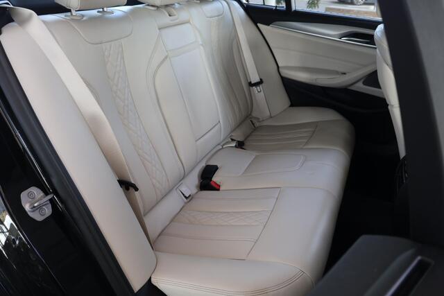 BMW 5-SERIE 520i Corporate Lease High Executive | M Sport | Driving Assistant Plus | elektrisch glazen schuif-/kanteldak