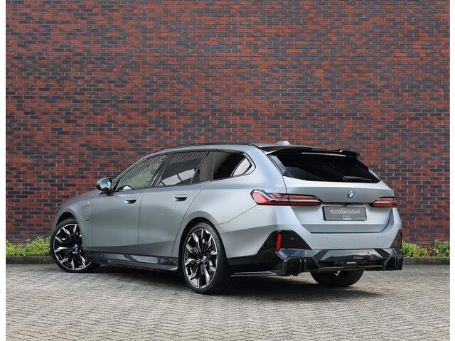 BMW 5-SERIE Touring 530e Touring | M performance - Pano - Trekhaak