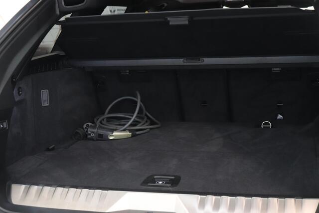 BMW 5-SERIE Touring 530e Business Edition Plus | M-Sport | Panoramadak | Camera | 19"Lichtmetaal | Facelift |