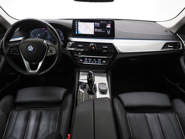 BMW 5-SERIE Touring 530e xDrive | Panoramdak | Laser LED |Trekhaak | Leder | HUD | Keyless | Adaptive Cruise | Carplay