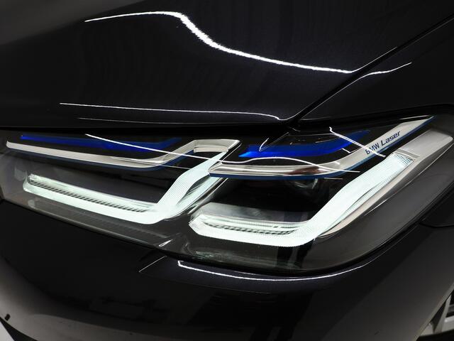 BMW 5-SERIE Touring 530e xDrive | Panoramdak | Laser LED |Trekhaak | Leder | HUD | Keyless | Adaptive Cruise | Carplay