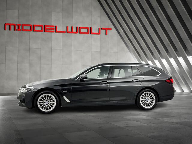 BMW 5-SERIE Touring 530e M-sport Pano-dak/Leder/Adapt.Cruise/EL.Trekhaak