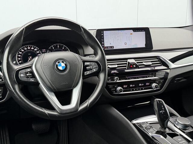 BMW 5-SERIE Touring 520i Executive Automaat Navigatie/Camera/18inch.
