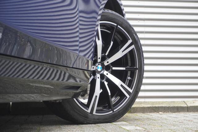 BMW 5-SERIE 530e M Sportpakket | Comfort Pack | Glazen panoramadak | Harman-Kardon sound system | Trekhaak met elektrisch wegklapbare kogel | Driving Assistant Plus