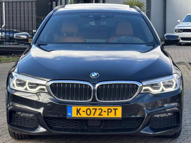 BMW 5-SERIE Touring 530D High Exe Zwart 2019 Pano M-Pakket Trekhaak
