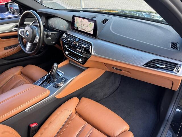 BMW 5-SERIE Touring 530D High Exe Zwart 2019 Pano M-Pakket Trekhaak